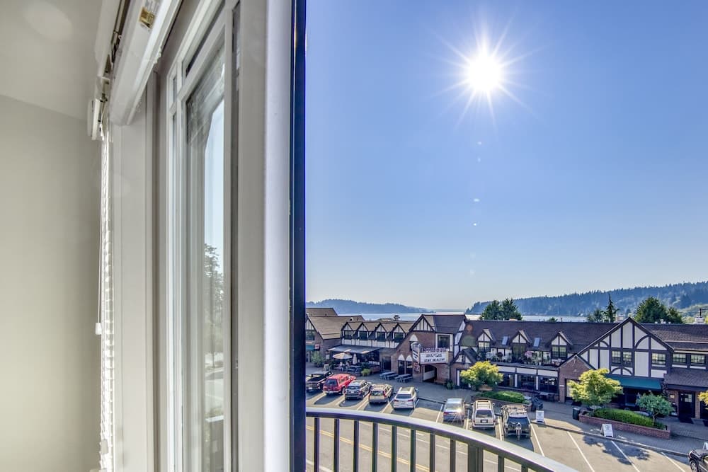 The Inn at Pleasant Beach gallery photo in Bainbridge Island, WA — image 25