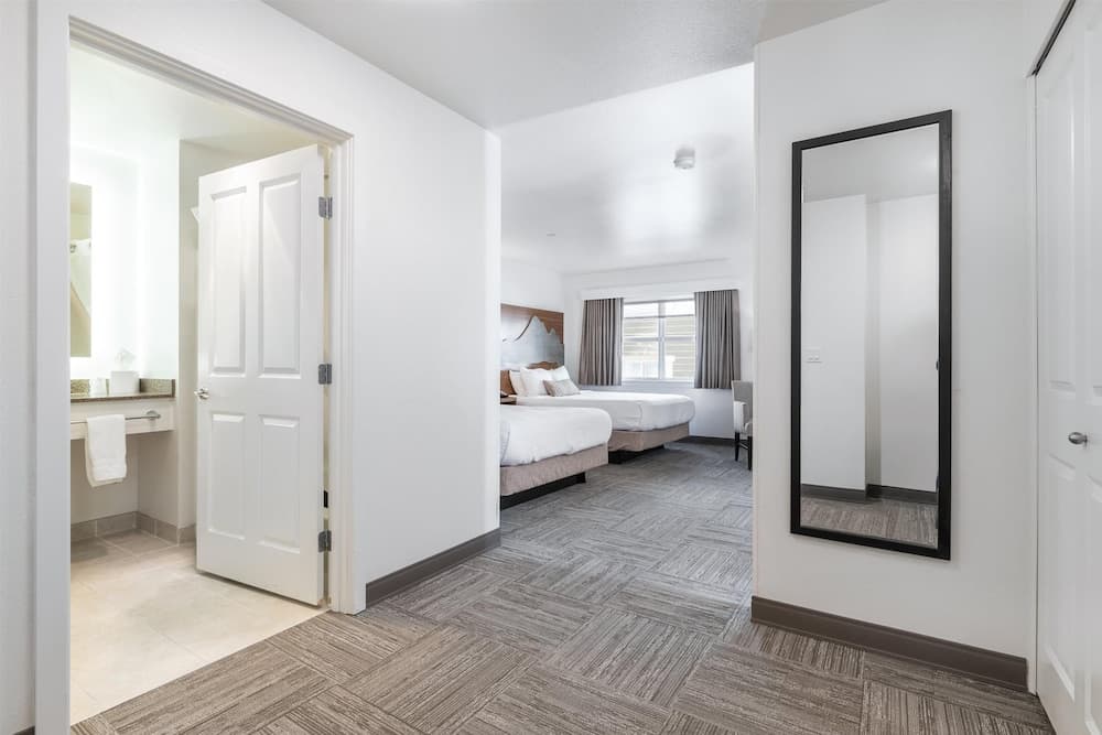 Marshall Suites Bainbridge Island, SureStay Collection by BW gallery photo in Bainbridge, WA — image 23