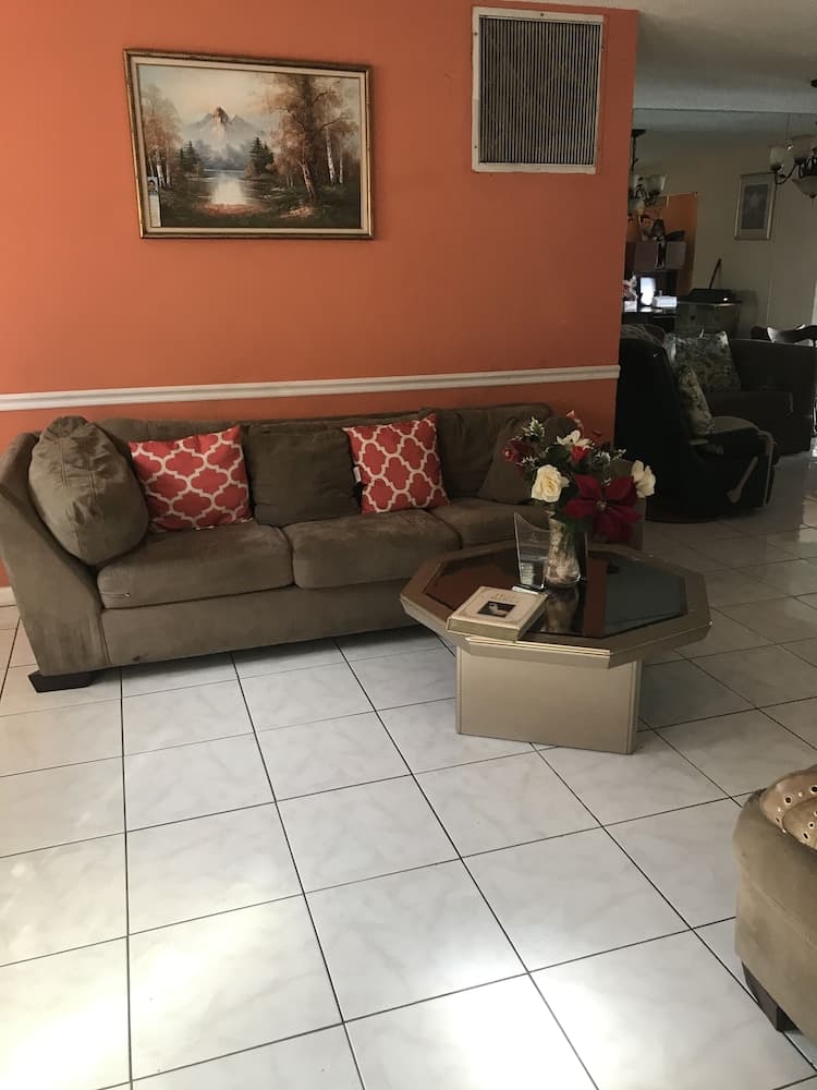 Cozy Guest House Florida Sunrise gallery photo in Sunrise, FL — image 4