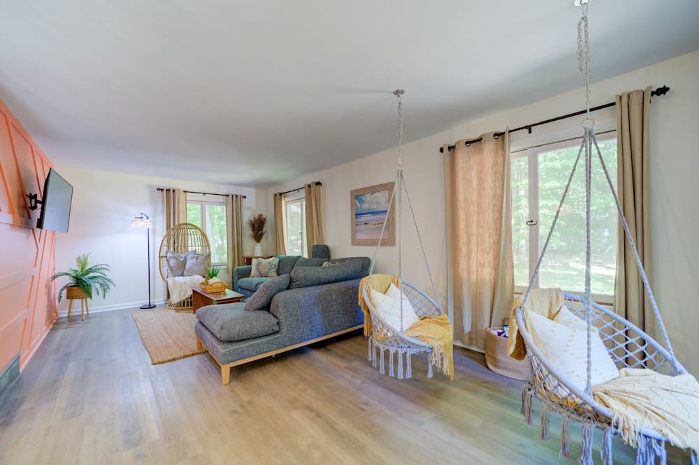 Scenic Drive Resort by DreamStay gallery photo in Muskegon, MI — image 73