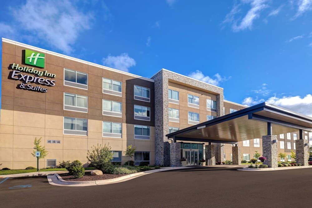Holiday Inn Express & Suites Detroit Dearborn by IHG gallery photo in Dearborn, MI — image 18