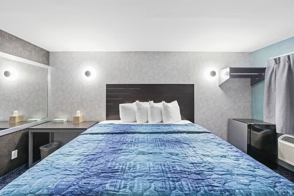 Hotel OPUS Bronx Near Bay Plaza Mall gallery photo in Bronx, NY — image 4