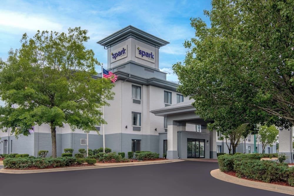 Spark by Hilton Montgomery EastChase featured exterior or lobby in Montgomery, AL — similar hotel