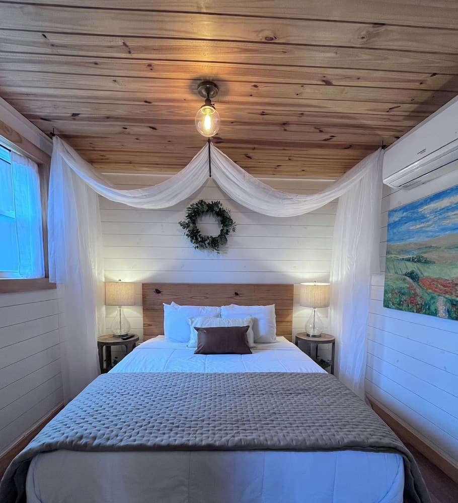 Tiny Home Resorts interior in Denison, TX — gallery photo 2