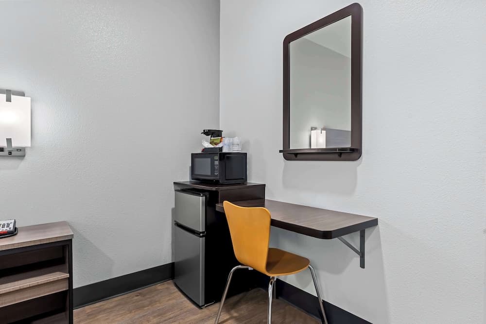 SureStay by Best Western Livingston Merced County gallery photo in Livingston, CA — image 7