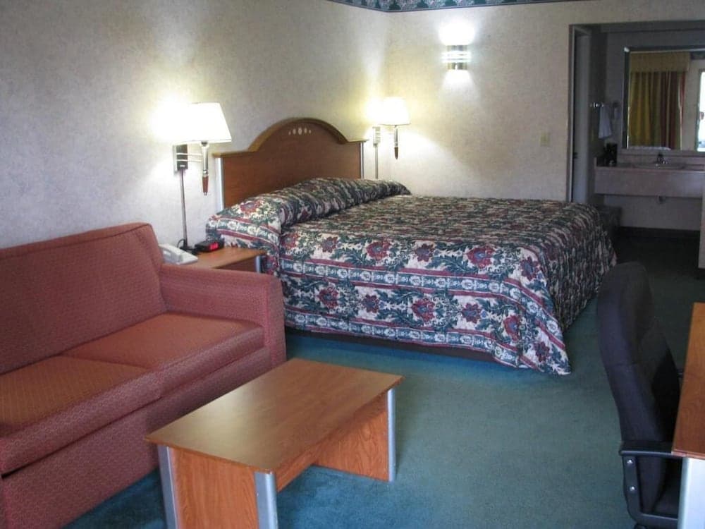 Royal Inn Motel interior in Columbus, OH — gallery photo 2