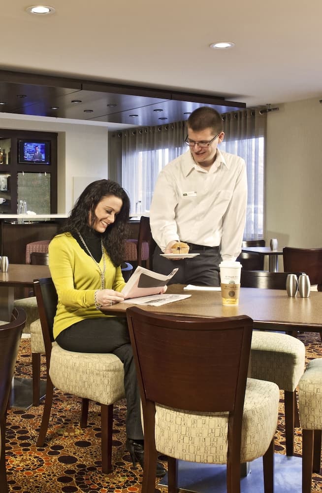 Courtyard by Marriott Newburgh Stewart Airport interior in Newburgh, NY — gallery photo 2