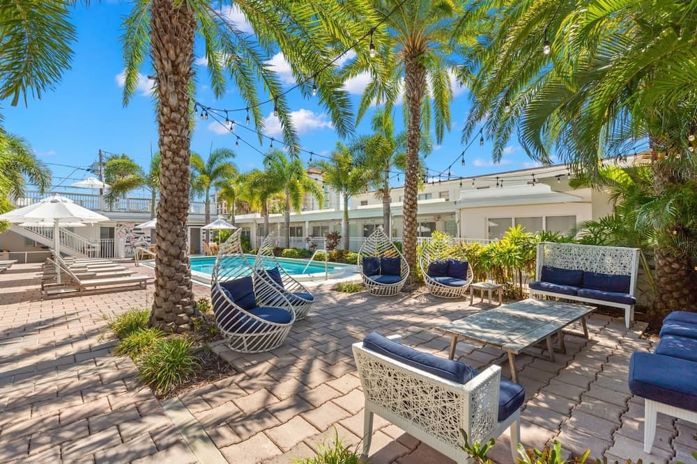 Cabana Condo Heated Pool, Steps to the Beach! property views in Clearwater Beach — gallery photo 3