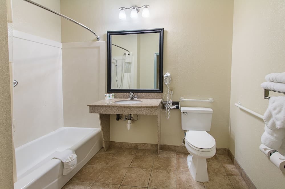 Quality Suites Temple I-35 property views in Temple, TX — gallery photo 3