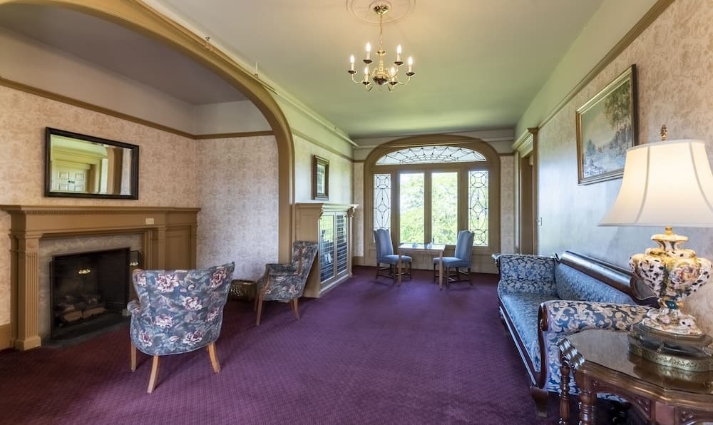 White Springs Manor a Belhurst Property property views in Geneva, NY — gallery photo 3