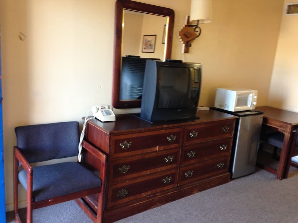OYO Holiday Capri Motel & Rv Park property views in Booneville, AR — gallery photo 3