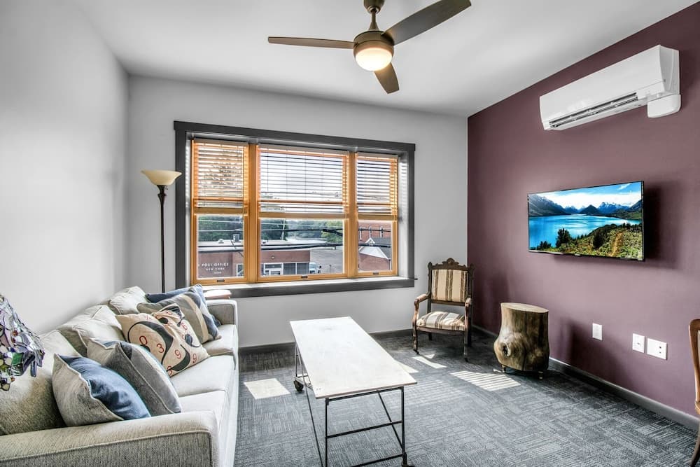 Webber Hotel property views in Lyndonville, NY — gallery photo 3