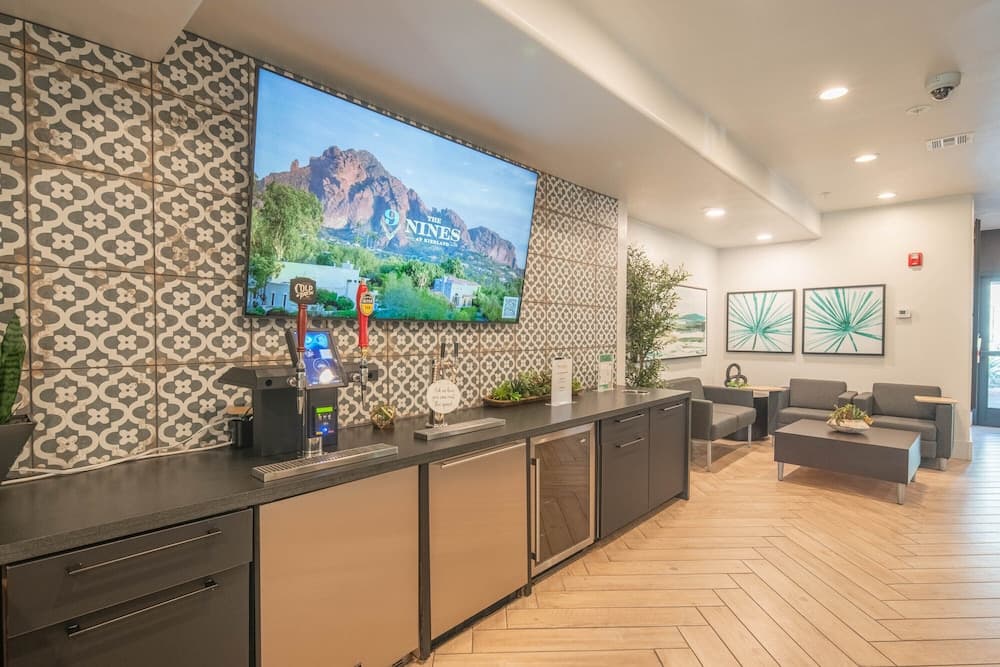 Golf View Oasis: Serenity + Tranquility + Walkability 244 property views in Scottsdale, AZ — gallery photo 3