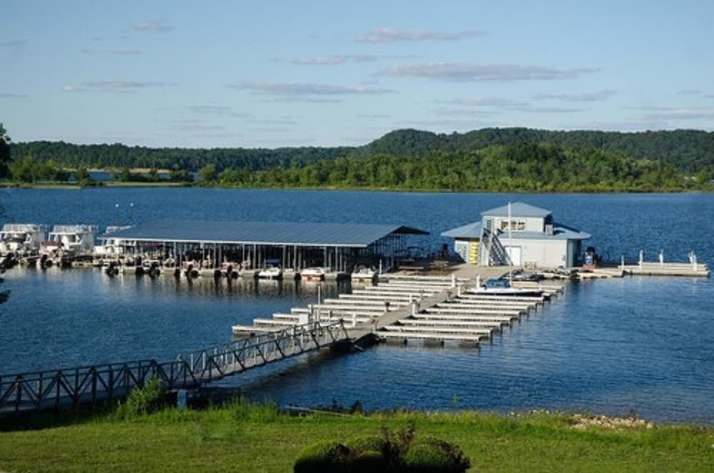 Fourwinds Lakeside Inn & Marina gallery photo in Bloomington, IN — image 29