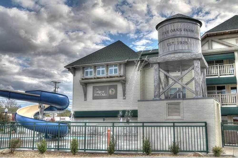 Lodge at Five Oaks Pigeon Forge - Sevierville exterior or lobby in Sevierville, TN — main listing photo