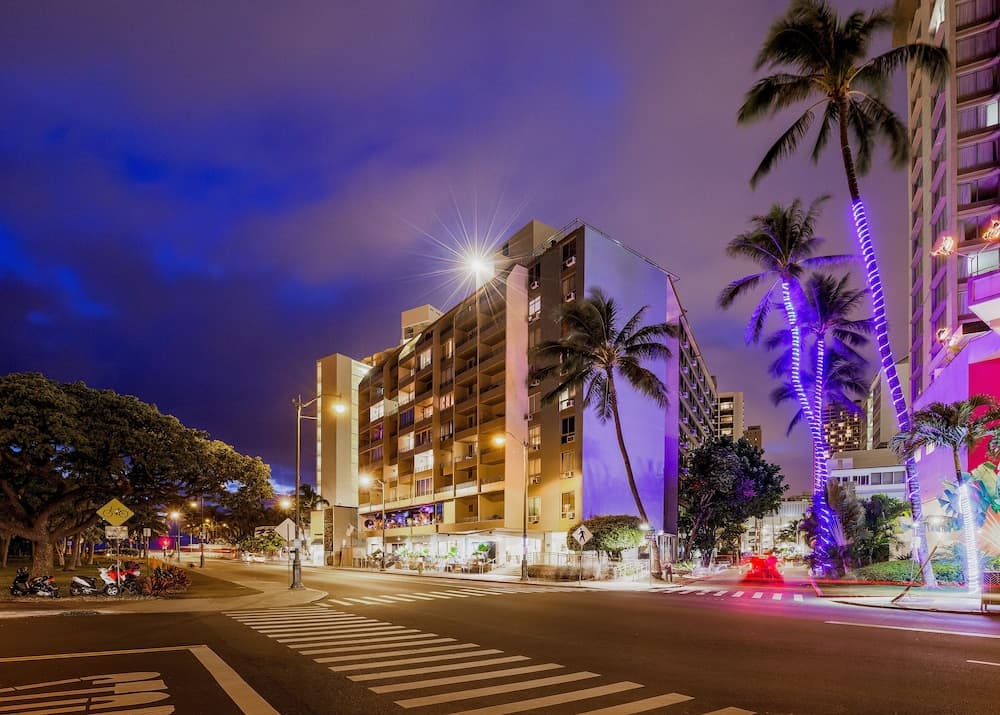 Castle at Waikīkī Grand featured exterior or lobby in Honolulu, HI — similar hotel
