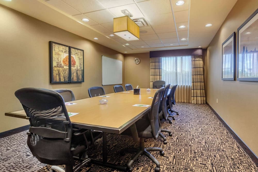 SpringHill Suites by Marriott Fort Collins interior in Fort Collins, CO — gallery photo 2