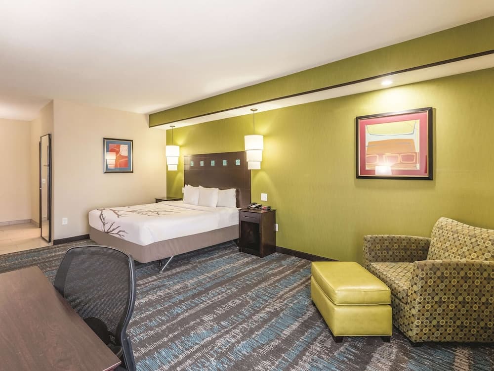 La Quinta Inn & Suites by Wyndham Dallas Grand Prairie South gallery photo in Grand Prairie, TX — image 54