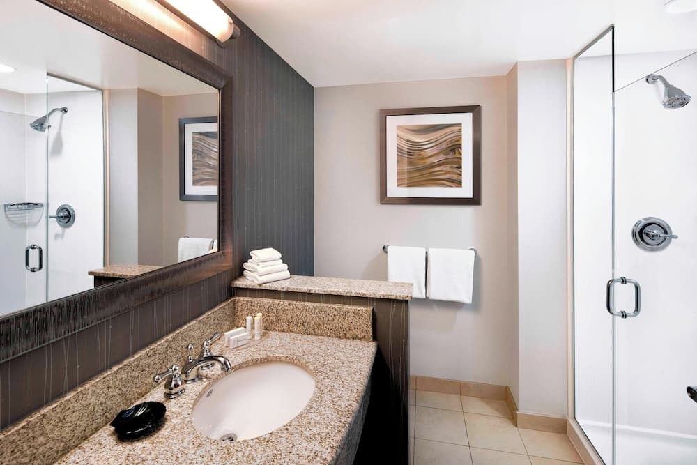 Courtyard by Marriott Indianapolis Downtown interior in Indianapolis, IN — gallery photo 2