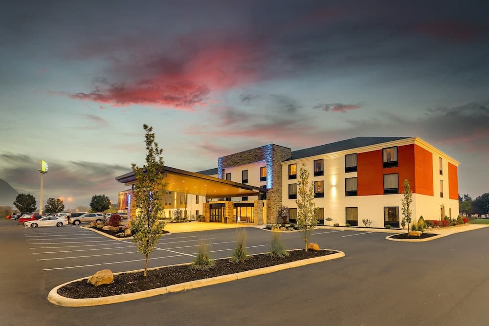 Holiday Inn Express & Suites Troy by IHG featured exterior or lobby in Troy, OH — similar hotel
