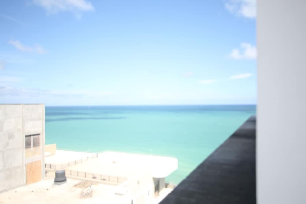 Soleil Apartments at Castle Beach Club property views in Miami Beach, FL — gallery photo 3