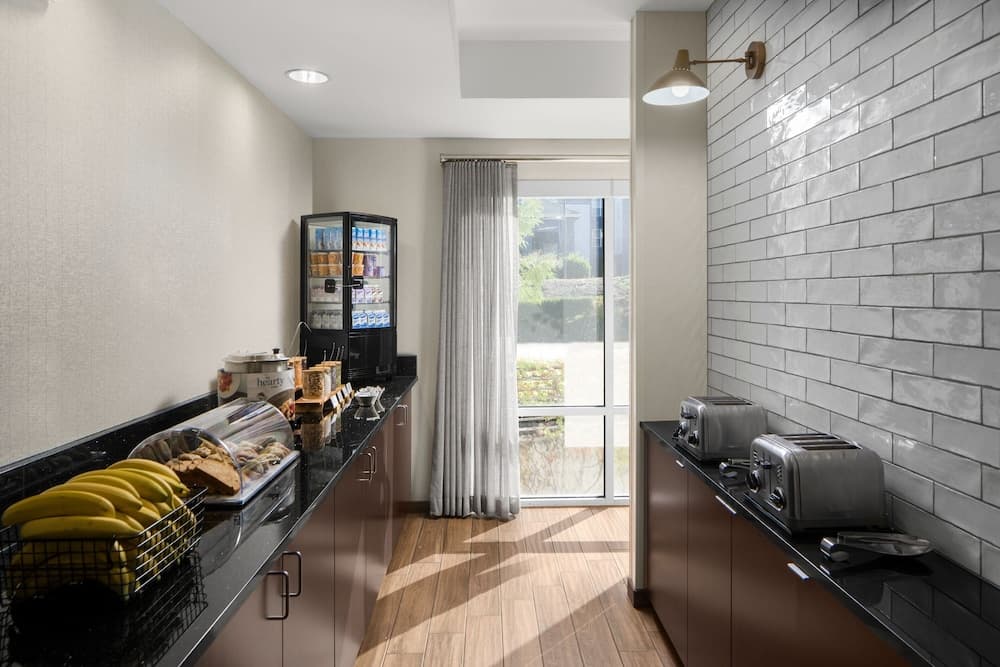Fairfield Inn & Suites by Marriott Beaverton gallery photo in Beaverton, OR — image 16