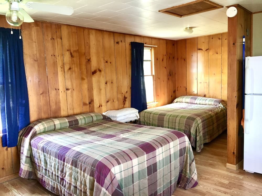 Sportsman's Lodge property views in Baudette, MN — gallery photo 3