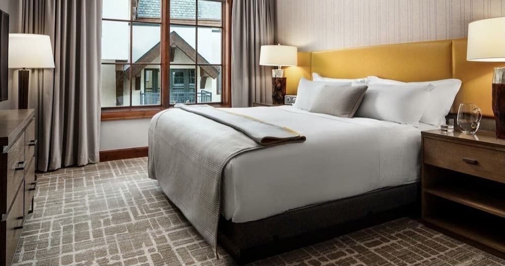 The Ritz Carlton Club 3 Bedroom Mountain View Apartment interior in Vail, CO — gallery photo 2