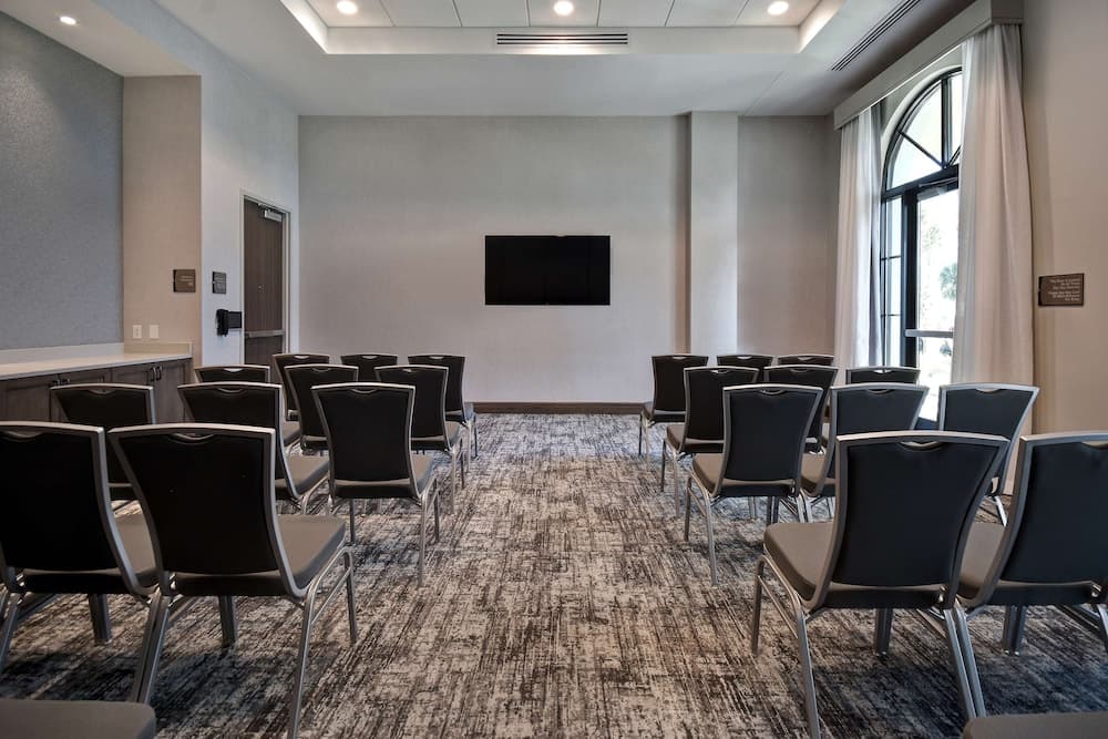Homewood Suites by Hilton Orlando at Flamingo Crossings gallery photo in Winter Garden, FL — image 10