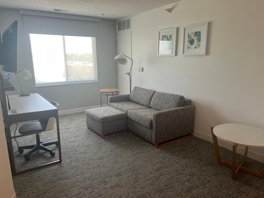 Towneplace Suites by Marriott Warren gallery photo in Warren, MI — image 24
