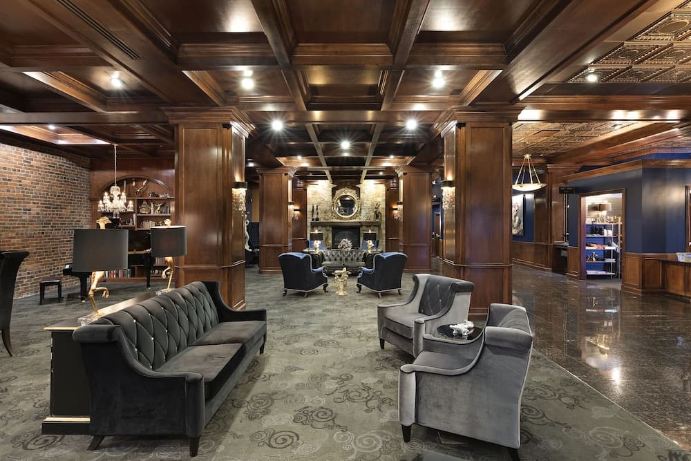 Des Lux Hotel gallery photo in Des Moines, IA — image 77