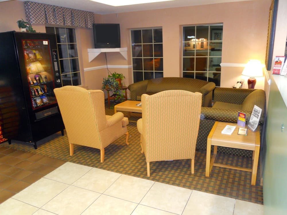 America's Best Inn and Suites Beaufort property views in Beaufort, SC — gallery photo 3