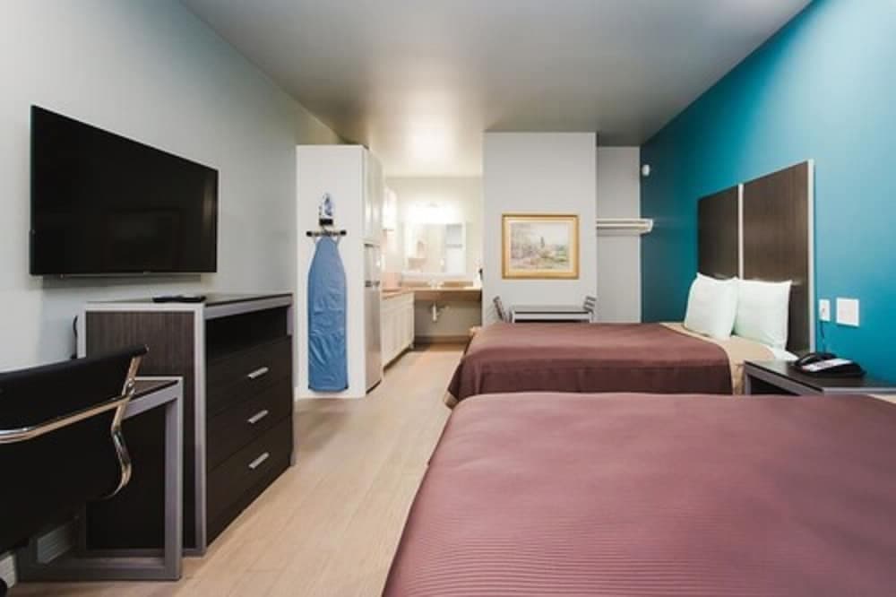 Econo Lodge Inn & Suites Channelview - Houston East property views in Channelview, TX — gallery photo 3