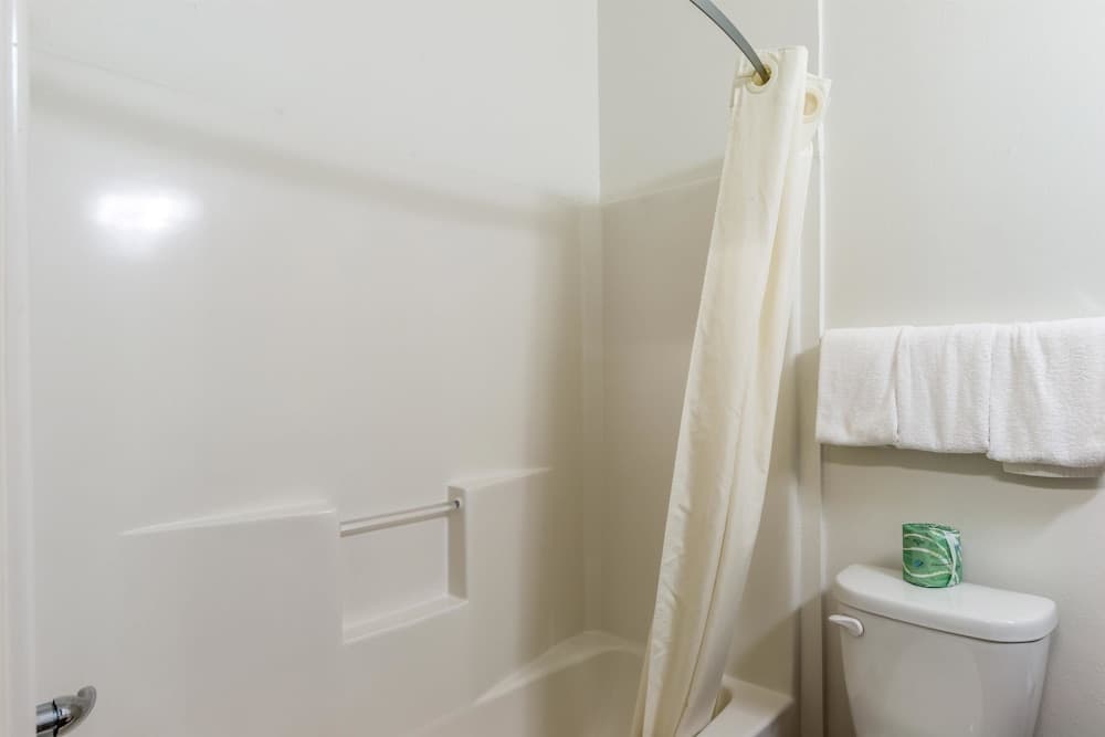 Super 8 by Wyndham Kenedy interior in Kenedy, TX — gallery photo 2