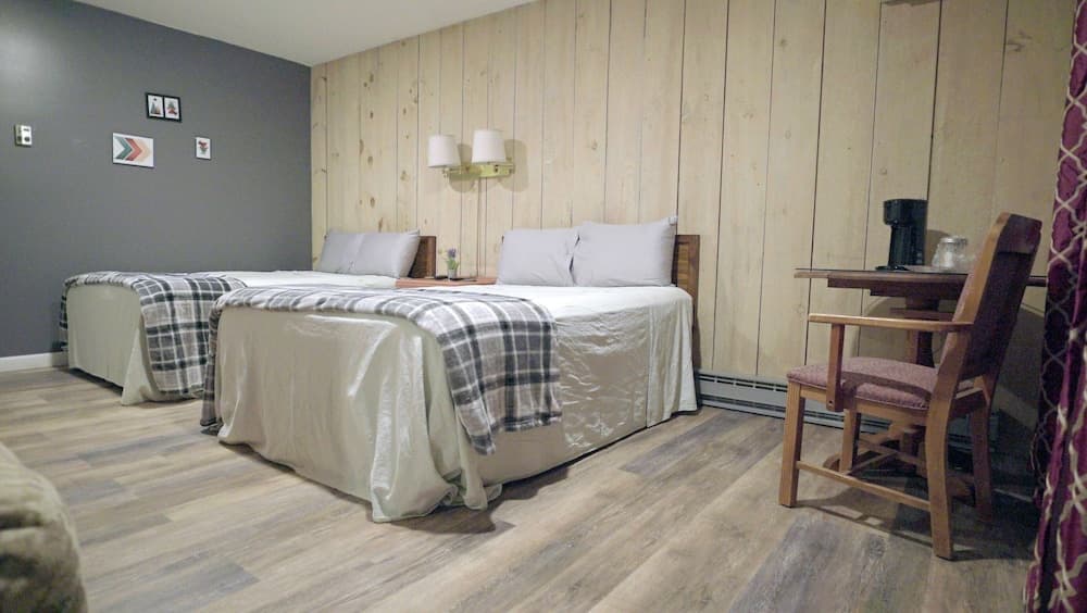 Pinnacle Lodge property views in Bondville — gallery photo 3