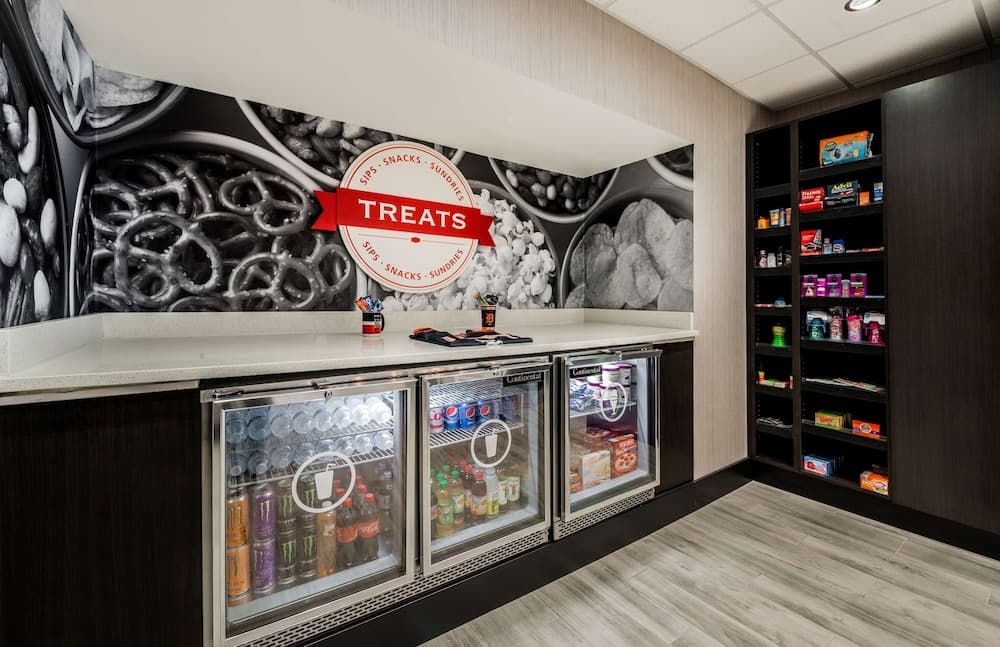 Hampton Inn & Suites Wixom gallery photo in Wixom, MI — image 25
