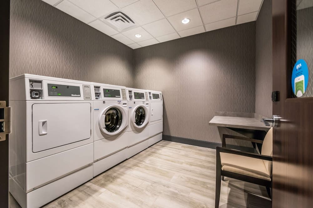 Hampton Inn & Suites Wixom gallery photo in Wixom, MI — image 19