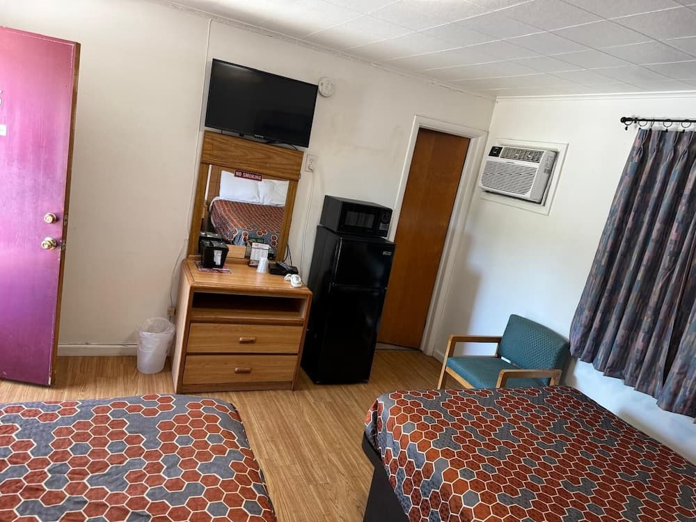 Economy Inn Cadillac MI by Hotel O interior in Cadillac, MI — gallery photo 2