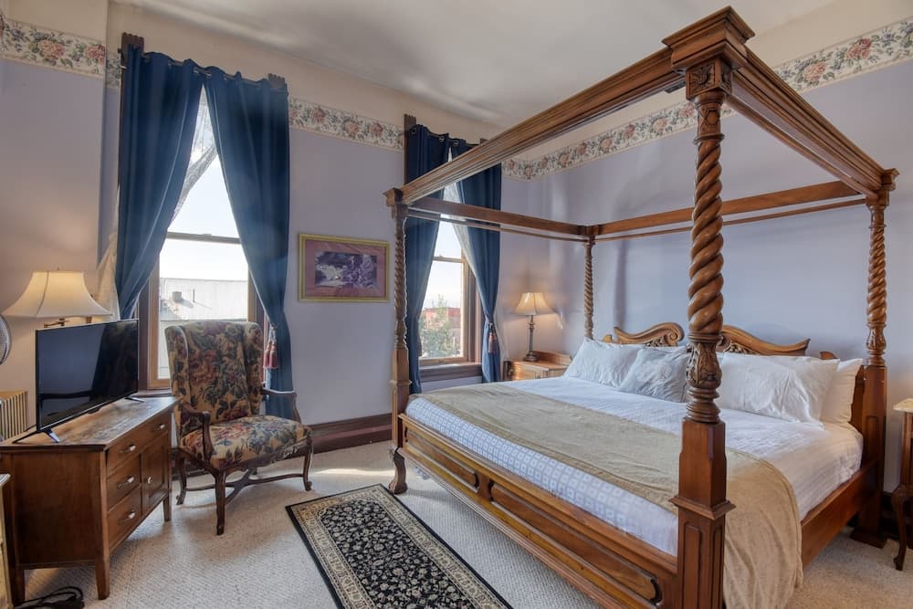 The Delaware Hotel interior in Leadville, CO — gallery photo 2
