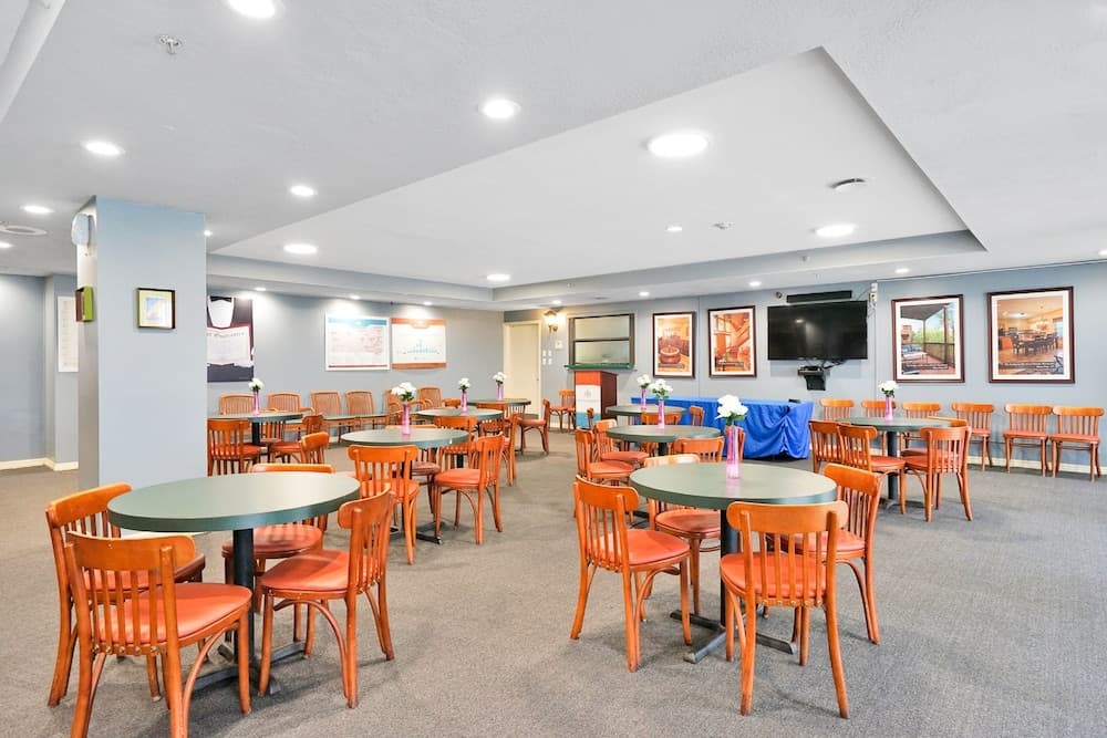 Hollywood Beach Tower interior in Hollywood, FL — gallery photo 2
