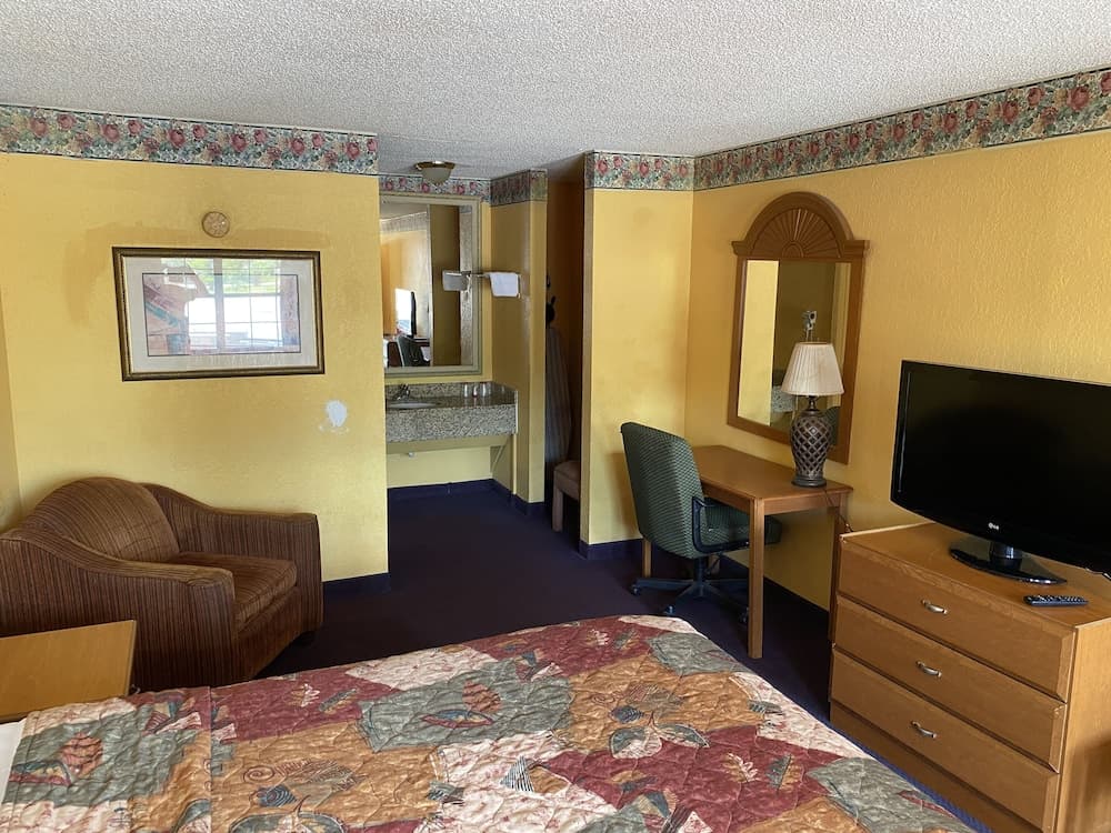 Budget Inn of Jasper property views in Jasper, FL — gallery photo 3