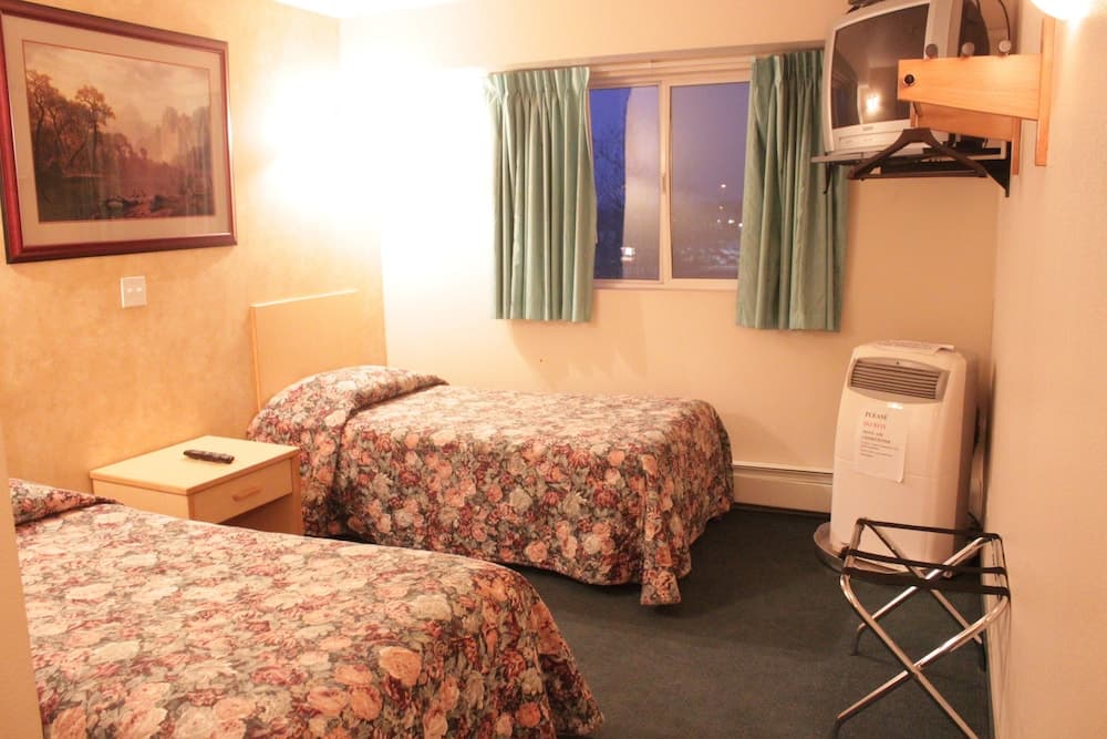 Windbreak Hotel interior in Wasilla, AK — gallery photo 2