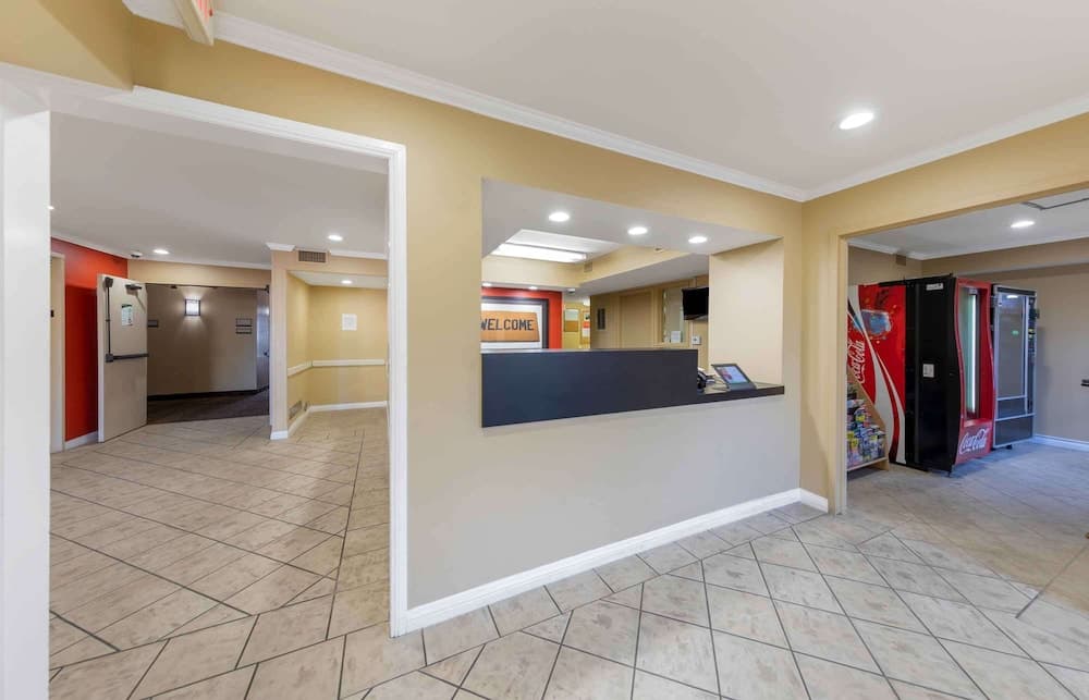 Extended Stay America Suites Los Angeles Torrance Del Amo Ci property views in Torrance, CA — gallery photo 3