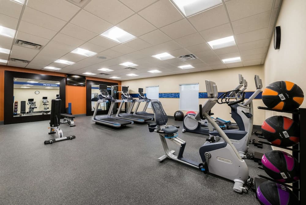Hampton Inn & Suites Wixom gallery photo in Wixom, MI — image 24