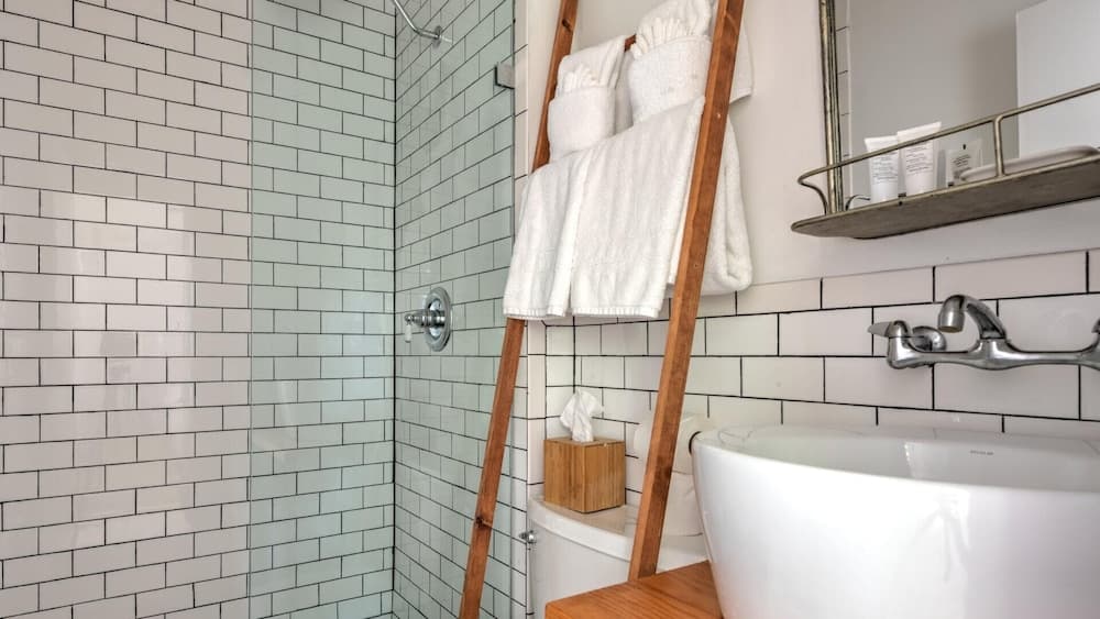 Ruschmeyers #15 - Dlx Queen property views in Montauk, NY — gallery photo 3