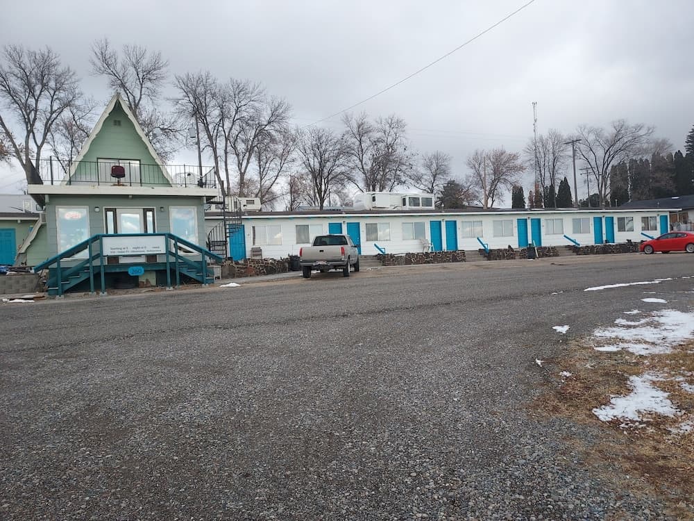 The Bliss Hotel Motel featured exterior or lobby in Bliss, ID — similar hotel