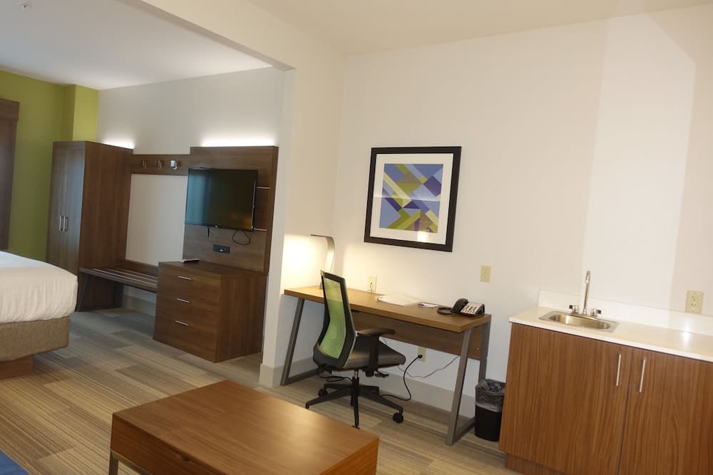 Holiday Inn Express & Suites Brentwood by IHG gallery photo in Brentwood, CA — image 16