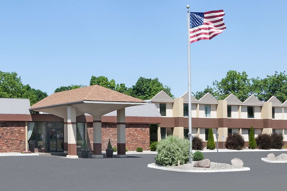 Days Inn by Wyndham Albion featured exterior or lobby in Albion, MI — similar hotel