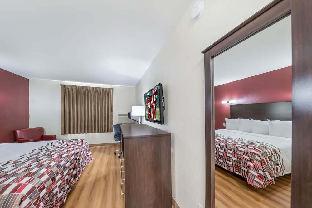 Red Roof Inn & Suites Denton property views in Denton, TX — gallery photo 3