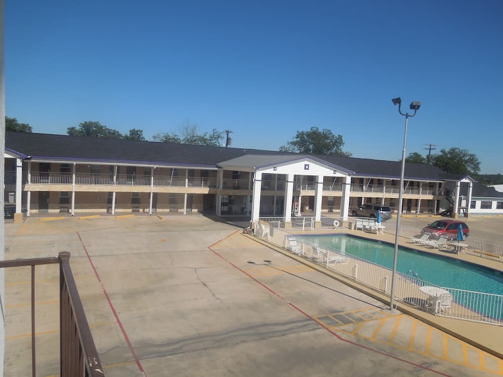 Relax Inn Mineral Wells featured exterior or lobby in Mineral Wells, TX — similar hotel